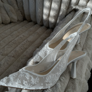 Élégance minimaliste en ivoire