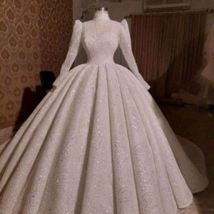 Robe de Mariée Princesse Luxe – Col Montant & Manches Longues Structurées