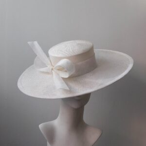 Chapeau Lady Élégance – Finitions Main & Nœud en Voile